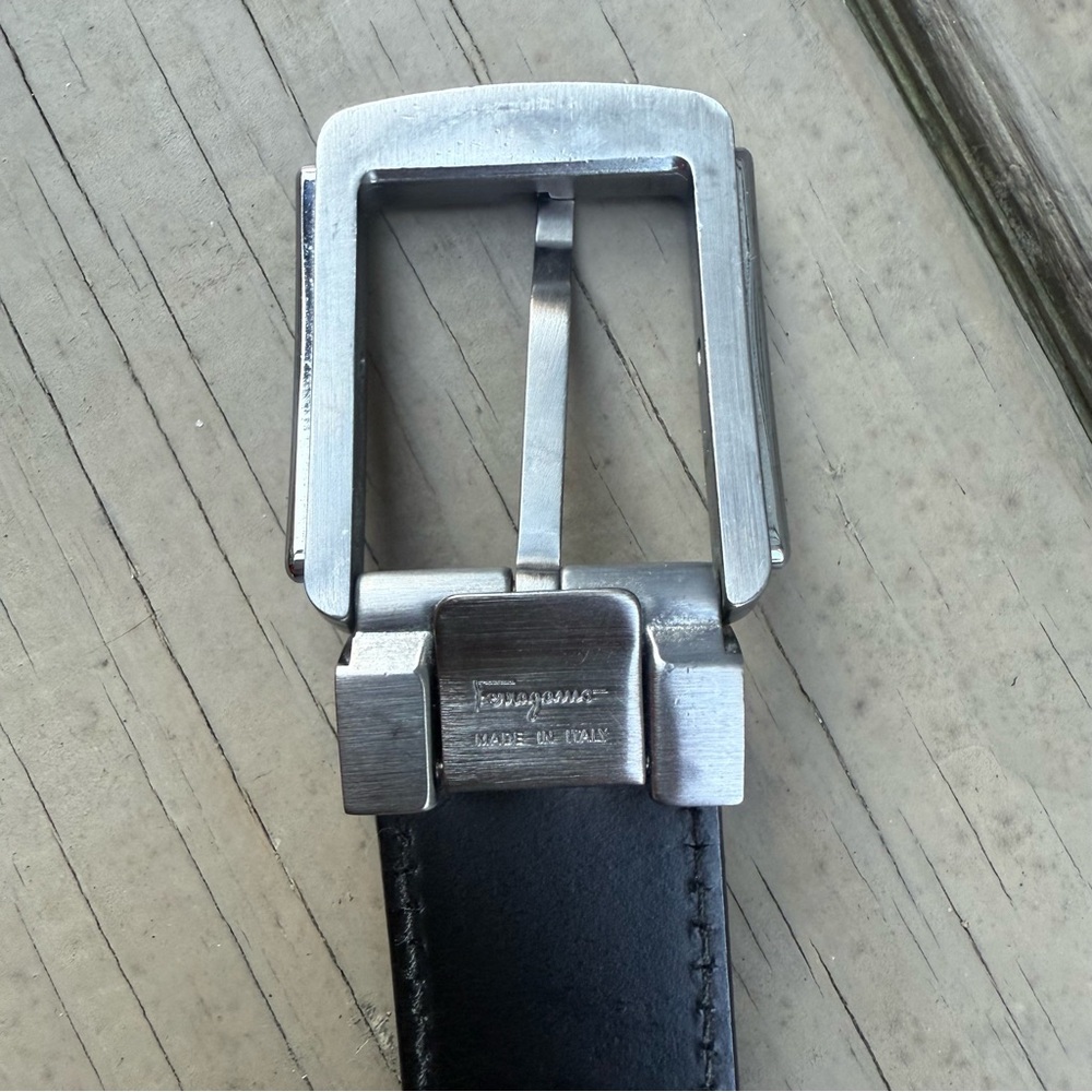 Salvatore Ferragamo silver buckle black leather belt - Picture 7 of 12